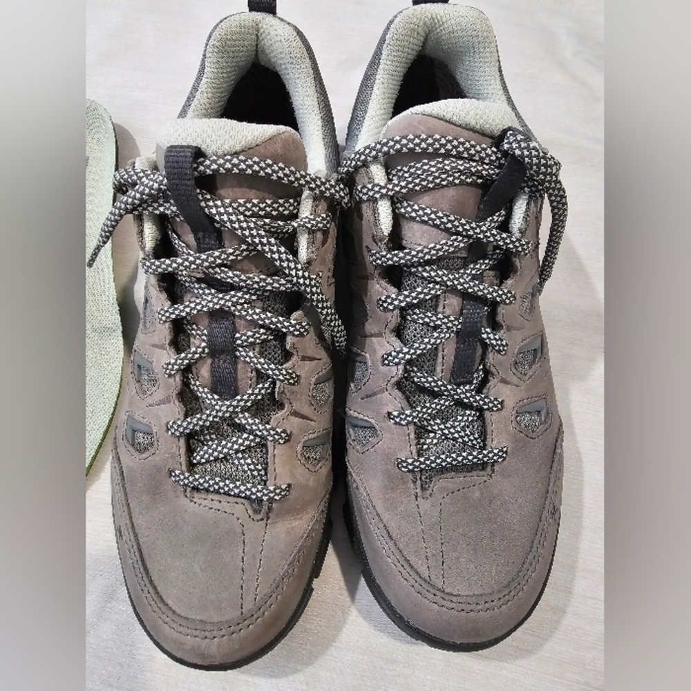 Oboz Hiking Shoes - Picture 3 of 9